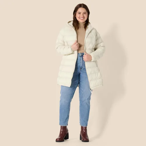 Vista 6 de Amazon Essentials - Abrigo acolchado, ligero y resistente al agua con capucha para mujer, disponible en talla extragrande