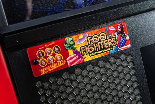 Vista 49 de Stern Pinball Foo Fighters con Insider Connected, Premium Edition Arcade Pinball Machine