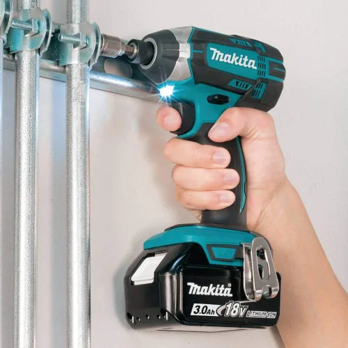 Vista 8 de Kit de taladro de impacto inalámbrico de iones de litio LXT de Makita, 3.0 Ah, 18 V, XDT111