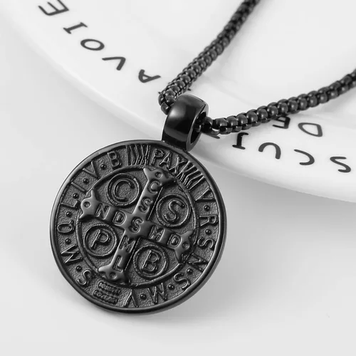 Vista 4 de Collar con colgante de exorcismo de San Benito para hombre, acero inoxidable, cruz católica, protección de demonios, cazador de fantasmas (CSPB)