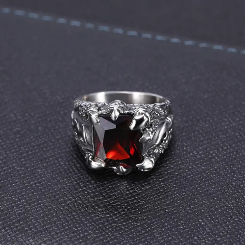 Vista 4 de Somen, anillo de acero inoxidable de hombre estilo gótico, con diseño de garra de dragón con piedra roja