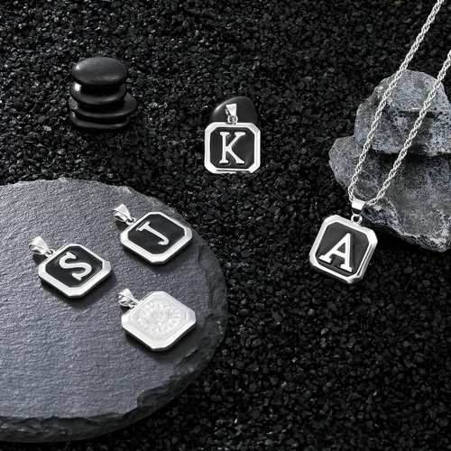 Vista 6 de LUXEJEW Collares con inicial para hombres y mujeres, delicado colgante de letra, collar de cadena para hombre, joyería para hombre