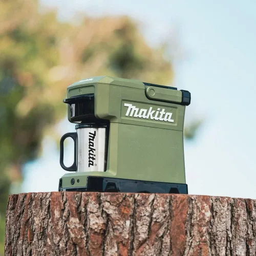 Vista 4 de Makita ADCM501Z Outdoor Adventure™ 18V LXT® Cafetera para Exteriores, Solo Herramienta verde (camo green)