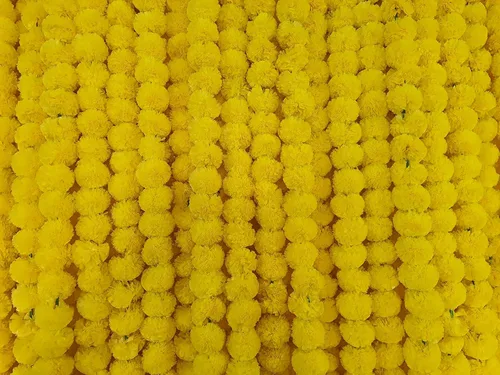 Vista 2 de Guirnalda de caléndula de 5 piezas de 4.5 pies de largo, hebras de flores artificiales de caléndula, decoraciones Diwali para el hogar, decoración