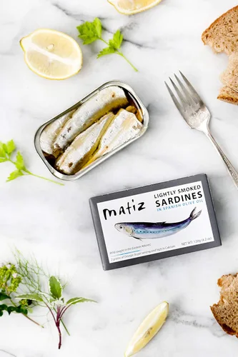 Vista 5 de Matiz Sardinas ligeramente ahumadas 4.2 oz importadas de España (1 paquete)