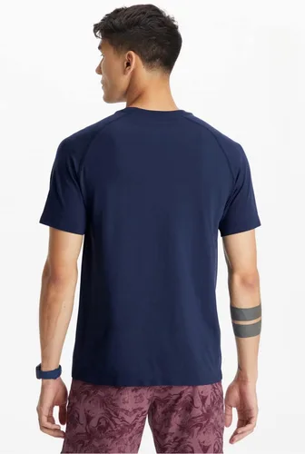 Vista 13 de Fabletics Camiseta The Training Day para hombre, rendimiento, correr, entrenamiento, gimnasio, transpirable, elástica en 4 direcciones