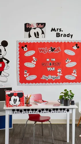 Vista 4 de Eureka Disney Retro Mickey Mouse - Libro de registro y plan de lecciones sin fecha para profesores, 167 páginas