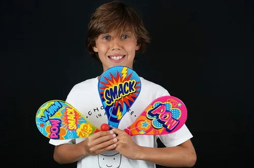 Vista 5 de Kool N' Fun - Bola de remo de plástico con cuerda adjunta (1 pala) por JARU. Juguetes clásicos retro para niños y adultos, niños y niñas. Juego