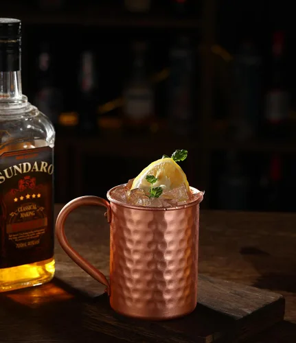 Vista 3 de Moscow Mule - Juego de 4 tazas de cobre puro, hechas a mano de cobre 100% puro, acabado martillado, mango remachado