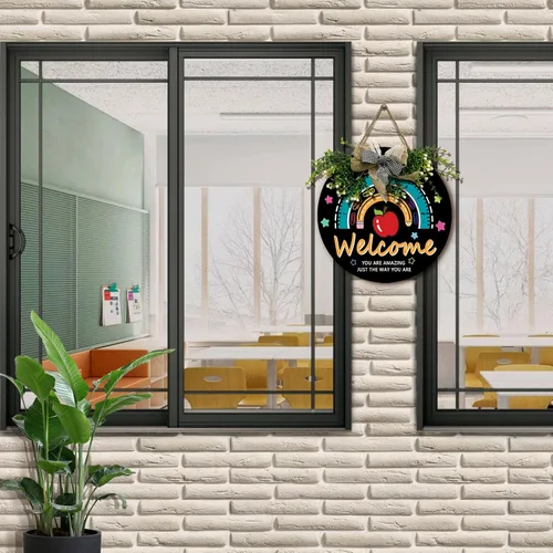 Vista 6 de Señal de puerta de maestro para aula Dacawin Señal de puerta de aula de madera para maestros Guirnalda de arco iris para puerta de aula Placa