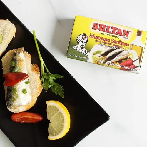 Vista 5 de Sultan Sardinas Marroquíes de Temporada en Aceite con Chiles, 100% Completamente Natural, Alta Proteína, Sin Aditivos, Sin Conservantes, Paleo
