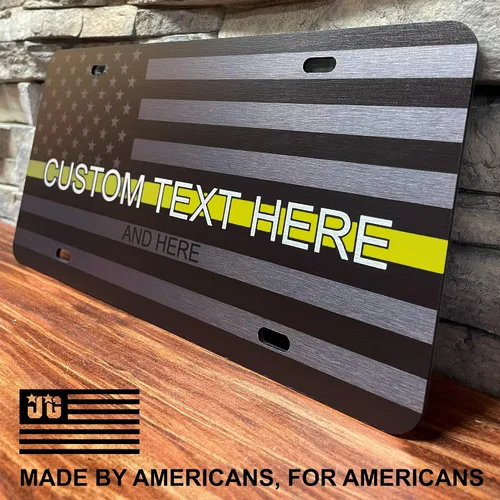 Vista 2 de JASS GRAPHIX Placa de matrícula personalizada con la bandera estadounidense de línea amarilla, homenaje personalizado a despachadores y operadores