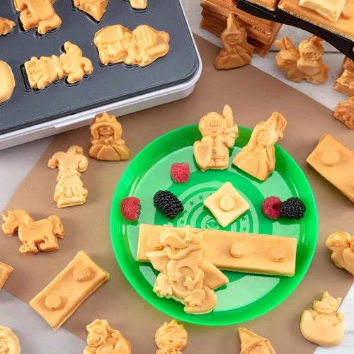Vista 2 de Fantasy Castle Waffle Maker- Hornear y construir castillo de gofres o panqueques Shaped Like Bricks Knights Princesses Dragons & More- Electric