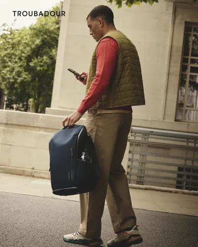 Vista 2 de Mochila Troubadour Pioneer 3.0, Azul marino, Moderno