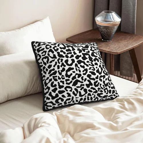 Vista 8 de Funda de almohada de terciopelo con estampado de leopardo y guepardo de 18 x 18 pulgadas, funda de almohada cuadrada decorativa en blanco y negro