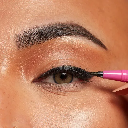 Vista 4 de NYX PROFESSIONAL MAKEUP Jumbo Lash! Delineador de ojos y adhesivo para pestañas 2 en 1, color negro Negro más malo