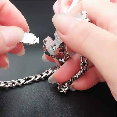 Vista 4 de MYNENEY Juego de pulsera y collar con cerradura para parejas, joyería para hombres y mujeres, regalo romántico para el día de San Valentín