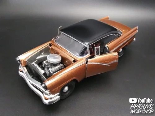 Vista 6 de AMT 1956 Ford Victoria Hardtop - Kit de modelo a escala 1:25