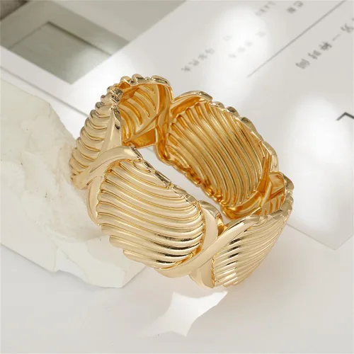 Vista 6 de LENDPLEX Brazalete de oro para mujer, chapado en oro de 18 quilates, ancho, grueso, punk, martillado, irregular, eslabones de serpiente, pulsera