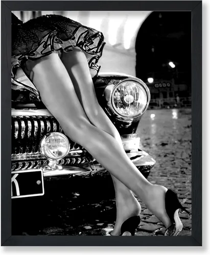 Vista 8 de Poster Master Póster de piernas sexys en coche clásico, impresión de mujer con tacones altos, arte femenino, ilustración en blanco y negro