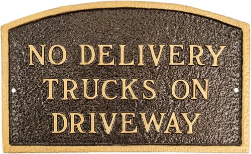 Vista 2 de Montague Metal Products - Letrero de placa con diseño de arco con texto en inglés "No Delivery Trucks on Driveway" - Placa de visualización de pared