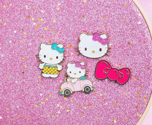 Vista 6 de Hello Kitty Fruit - Juego de 4 pines esmaltados, Metal, Sin gemas.