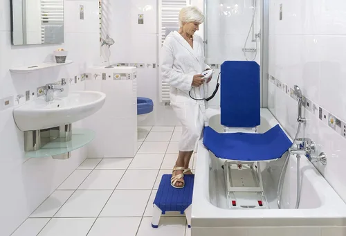 Vista 4 de Aquatec R - Elevador de baño, silla de bañera a batería con respaldo reclinable, baño seguro e independiente
