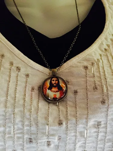 Vista 3 de Blazing Autumn Colgante religioso Jesús Collarpulsera de cristal de la bóveda de la foto