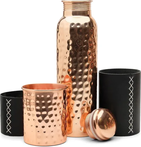 Vista 2 de Kitchen Science Botella de cobre ayurvédica auténtica (1000ml/34oz) con vaso de cobre y fundas de cuero para agua potable Testada en laboratorio