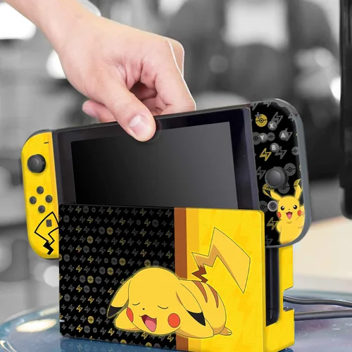 Vista 3 de Controller Gear Nintendo Switch Skin & Screen Protector Set - Pokemon - Pikachu Set 1 - Nintendo Switch