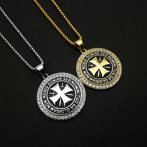 Vista 4 de MIVEIVIA Colgante con colgante de caballeros de cruz templaria con circonita cúbica de diamante brillante de acero inoxidable Paladin Warcraft