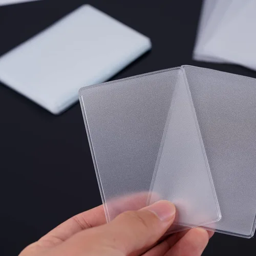 Vista 4 de 100 fundas protectoras para tarjetas de Medicare, PVC transparente, impermeable, tamaño de cartera, ranura para tarjeta de identificación