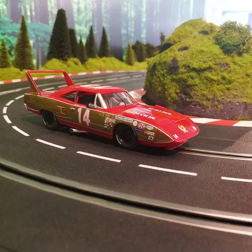 Vista 4 de Carrera 30944 Plymouth Superbird No. 14 1:32 Escala Digital Ranura Coche Carreras Vehículo Digital Ranura Coche Carreras Pistas