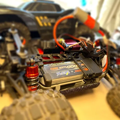 Vista 5 de sea jump 2 unids 2S 7.4 V 25C 3000 mAh batería con T enchufe para MJX H16E H16P H16PL H16BM H16DR H16GT 14301 JC16EP M161 RC control remoto coche