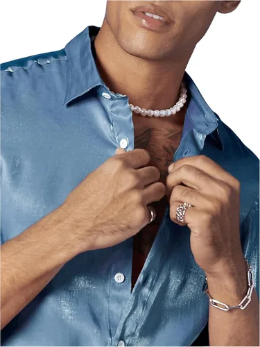 Vista 3 de WDIRARA Camisas de satén de seda metálica con botones y manga corta con cuello para hombre