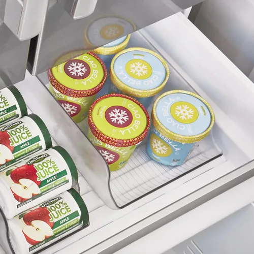 Vista 5 de Organizador de botellas de agua iDesign para refrigerador o despensa - Transparente - Fabricado en EE. UU Para nevera o despensa, transparente