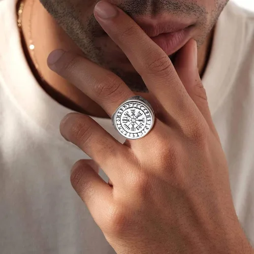 Vista 2 de VNOX Anillos vikingos para hombre, acero inoxidable, martillo de Thor, vikingo, vegvisir, pirata, brújula, anillos de joyería gótica, regalos