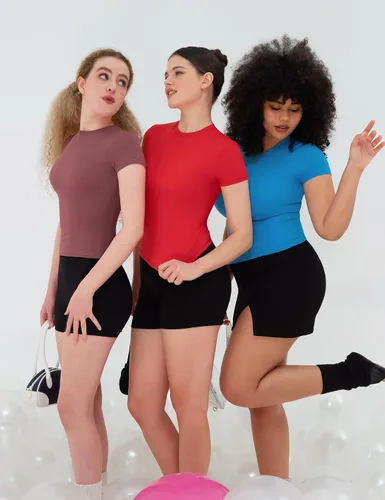 Vista 6 de PUMIEY Camiseta básica de manga corta con cuello redondo para mujer, con doble forro, ajustada, colección Smoke Cloud Pro