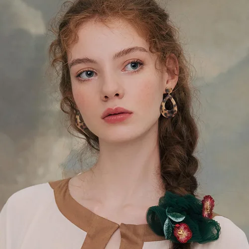 Vista 3 de Jstyle Juego de 9 pares de aretes de clip para mujer, diseño bohemio, resina de ratán acrílico, borla de gota, aretes de clip geométricos, ligeros