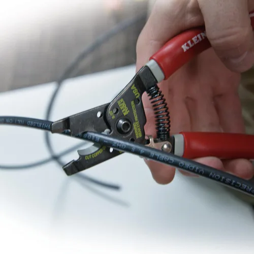 Vista 8 de Klein Tools 63020 Cortador multi-cable Klein-Kurve, fabricado en Estados Unidos