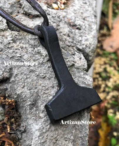 Vista 4 de Collar con colgante de martillo nórdico Mjolnir de Thor, Hierro, collar