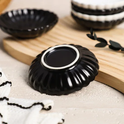 Vista 6 de Gaolinci Plato de cerámica con forma de flor de 3.5 pulgadas, mini condimento lateral, platos para servir aperitivos, juego de platillos pequeños
