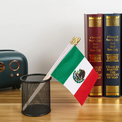 Vista 4 de Mini banderas mexicanas pequeñas de mano de 4 x 6 pulgadas, paquete de 12