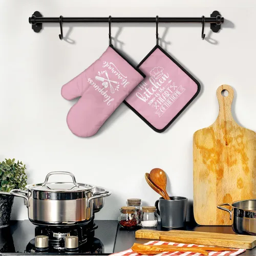 Vista 4 de The Kitchen is The Heart of The Home - Juego de guantes de horno y soportes para ollas, regalos de inauguración de la casa para amantes de la comida