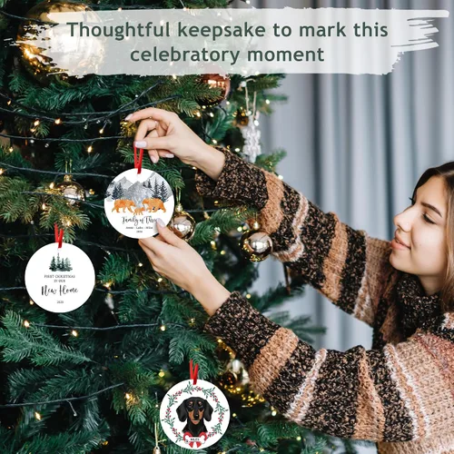 Vista 3 de Adorno de Navidad de familia de 3 2025, adorno personalizado para la primera Navidad del bebé, recuerdo de adorno familiar con tema de oso, 3.5 Co-03