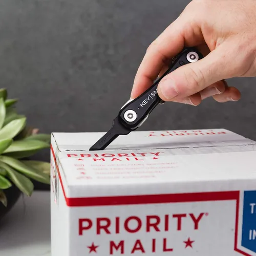 Vista 2 de KeySmart - Abridor de cajas de seguridad en forma de llave para transporte diario, con protección para los dedos, se adapta perfectamente a llavero