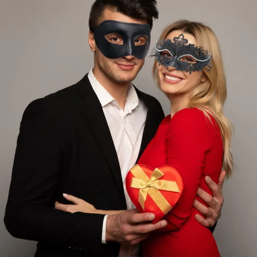 Vista 4 de Thmyo Máscara para parejas, máscara veneciana de metal brillante con diamantes de imitación, máscara de fiesta de disfraces de Halloween, paquete