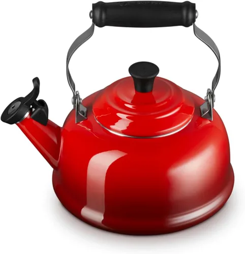 Vista 2 de Le Creuset Tetera silbante de acero esmaltado, 1.7 cuartos de galón, color cereza