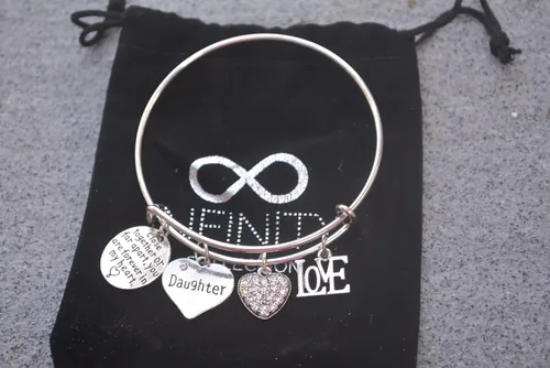 Vista 2 de Pulsera para hija, joyería para hija, nunca lejos para hijas, Terciopelo