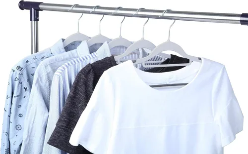 Vista 3 de Finnhomy Bar Design - Paquete de 50 perchas de plástico resistentes, perchas para ropa con almohadillas antideslizantes, ideal para camisas